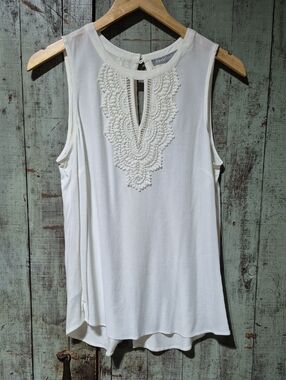 Daniel Rainn White Sleeveless Crochet-Trim Tank